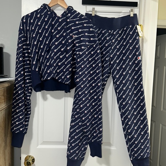 Champion Women’s Sweatsuit Set! - Picture 1 of 9